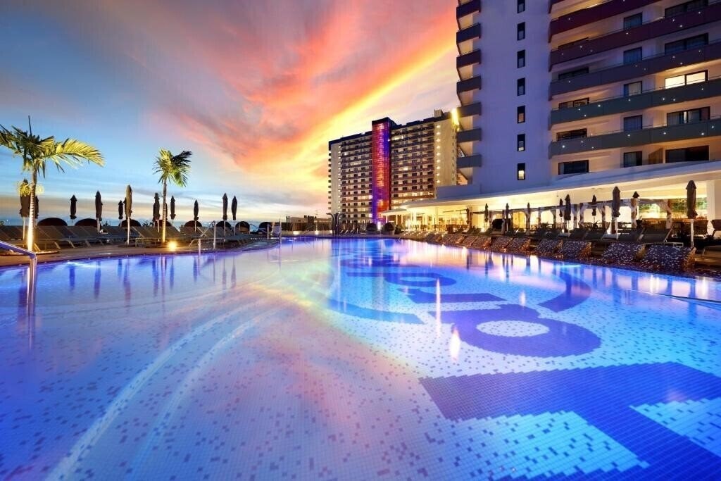 Изображение Hard Rock Hotel Tenerife 5*