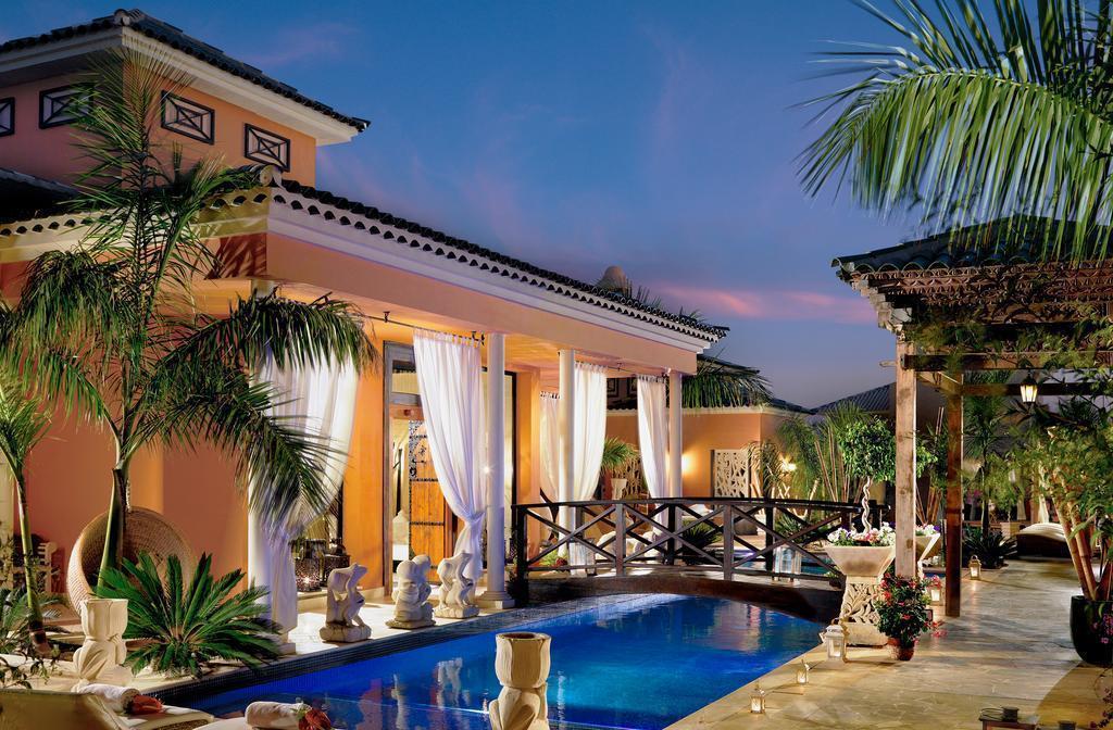 Отель Royal Garden Villas 5*