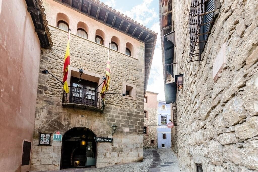 Отель Hotel Albarracin 3*