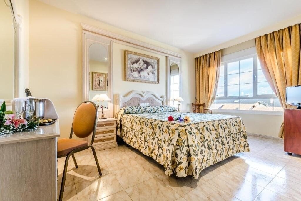 Отель Roma Aurea 3*