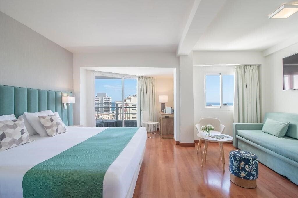 Отель Costa Malaga Hotel by Pierre & Vacances 4*