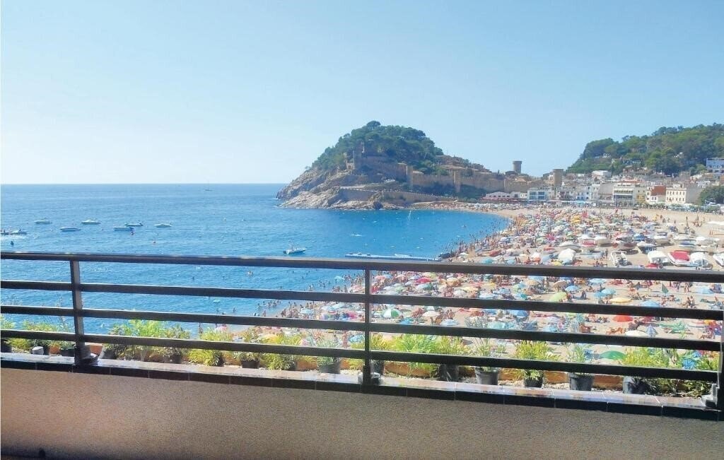 Отель T Nice Apartment Near Beach Tossa 5*