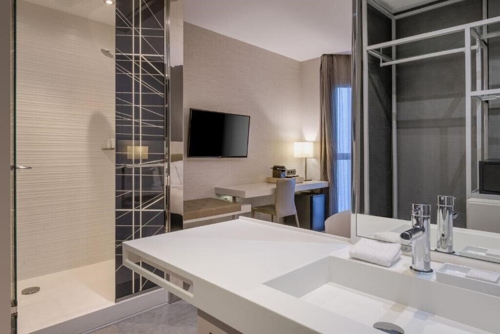 Фото Sh Colon Valencia 4*