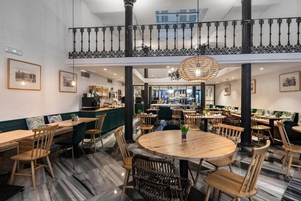 Изображение Petit Palace Plaza De La Reina 3*