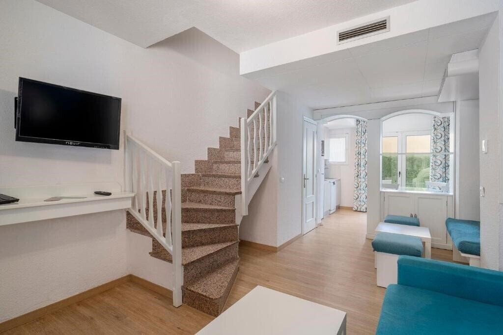 Изображение Apartamentos Turisticos Jardines Del Plaza (ex. Aparthotel Jardines del Plaza) 3*