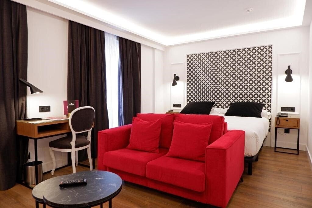 Отель Hotel Colon Plaza 3*