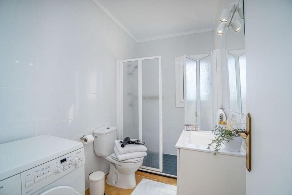 Фотография Roses House Beach 3*