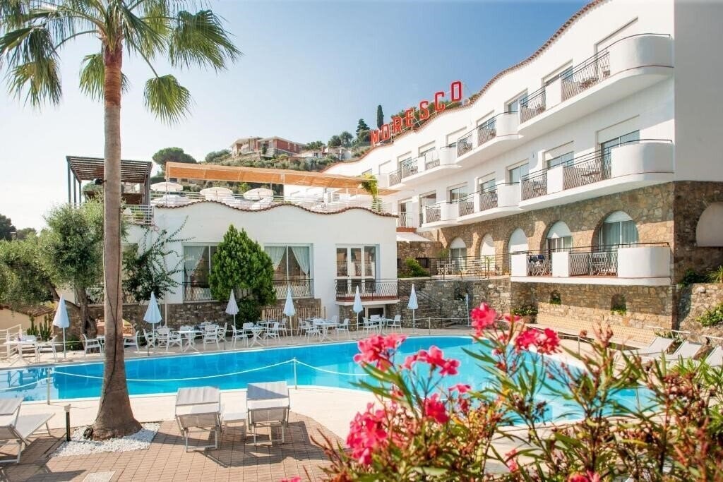 Отель Moresco 3*