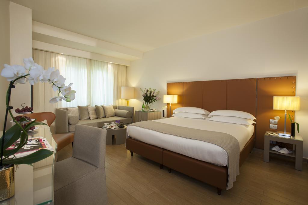 Отель Starhotels Michelangelo 4*