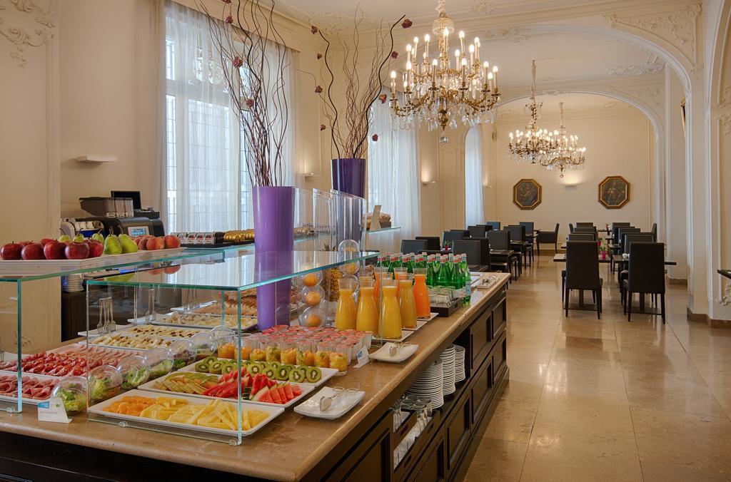 Фотография Anglo American Hotel Florence Curio Collection by Hilton (ex. NH Firenze Anglo American) 4*