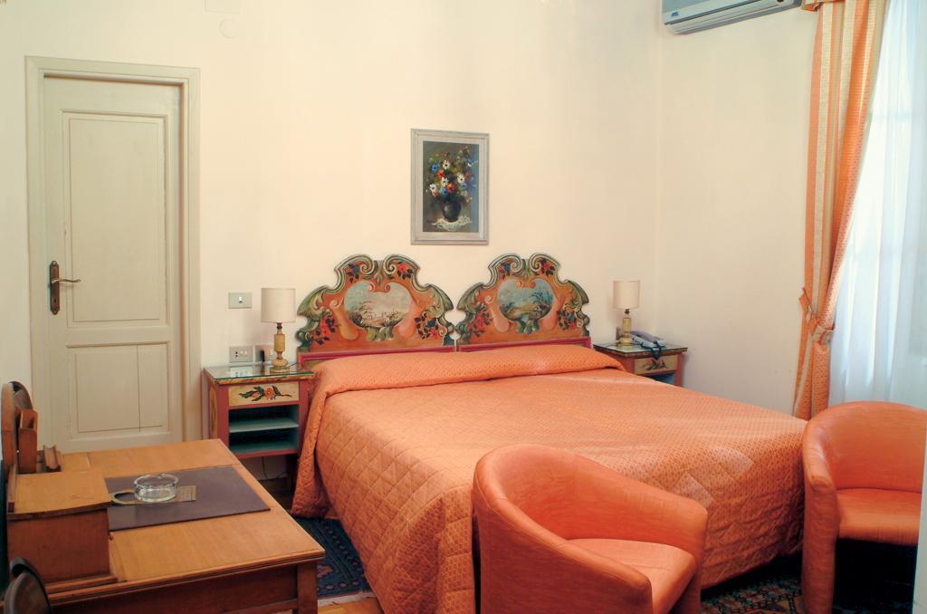 Отель Villa Le Rondini 4*