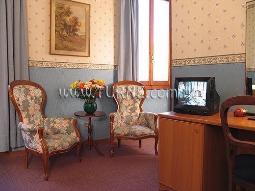 Отель Basilea 3*