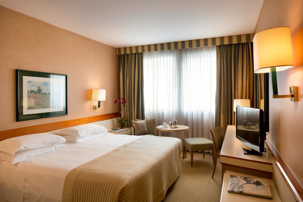 Отель Starhotels President 4*