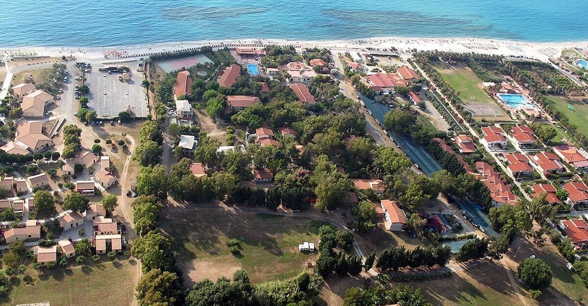 Отель Baia Di Zambrone 3*