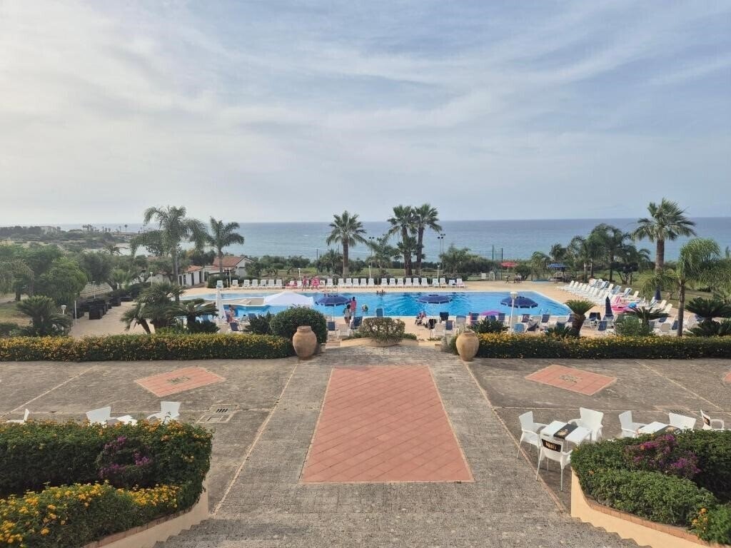 Отель Futura Style Dolomiti Sul Mare 3*