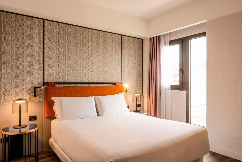 Отель Nh Catania Centro 4*