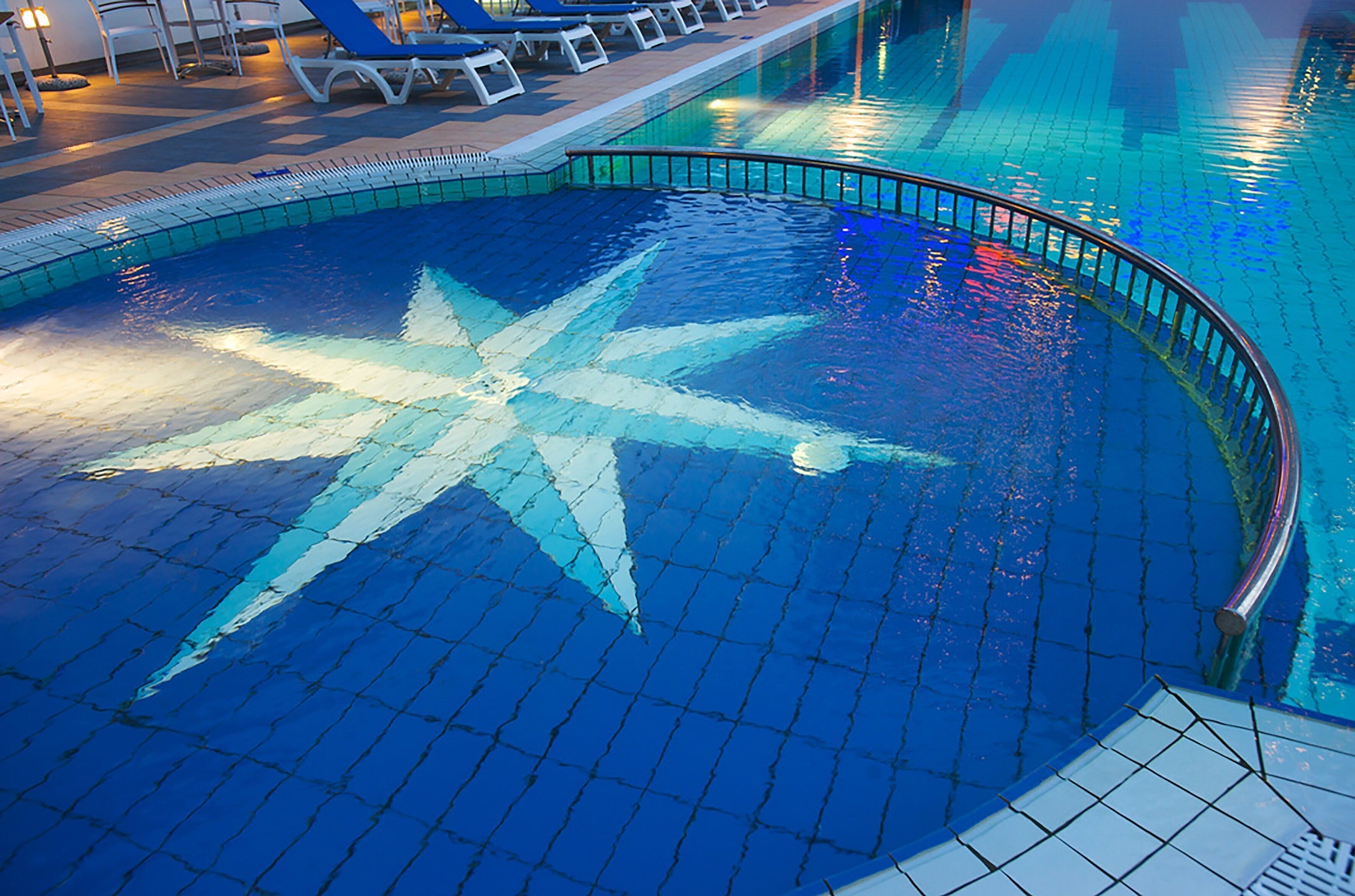 Картинка Luna 4*