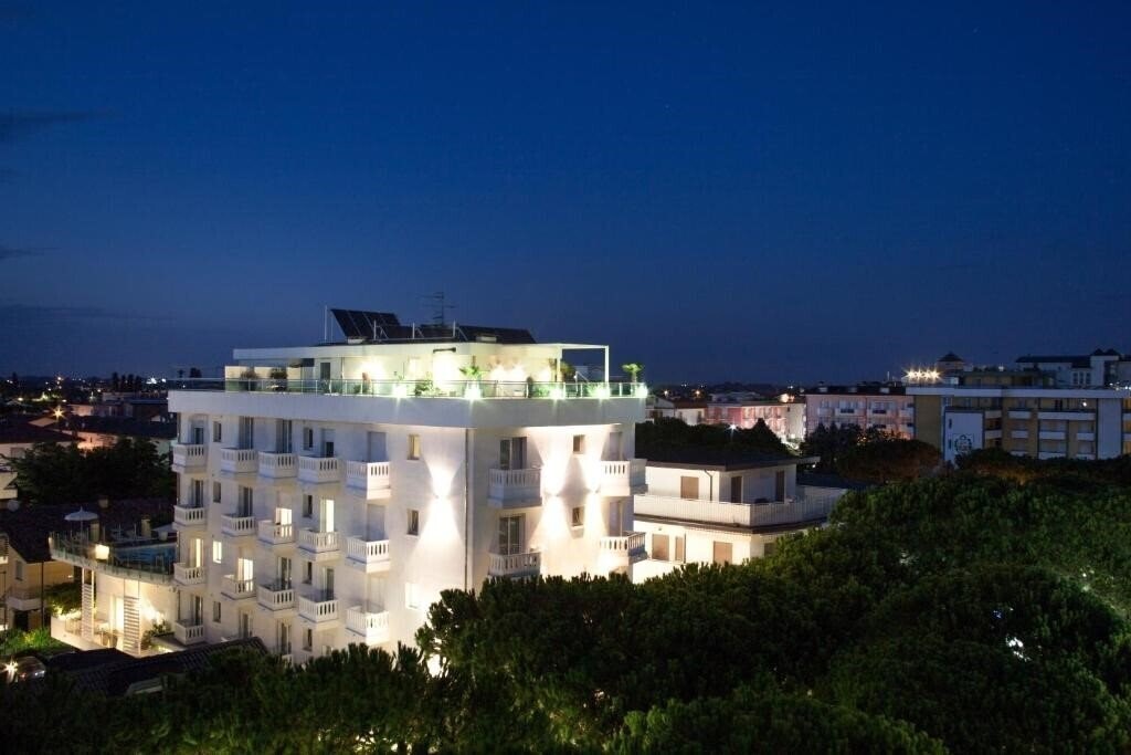 Отель Tropical 3*