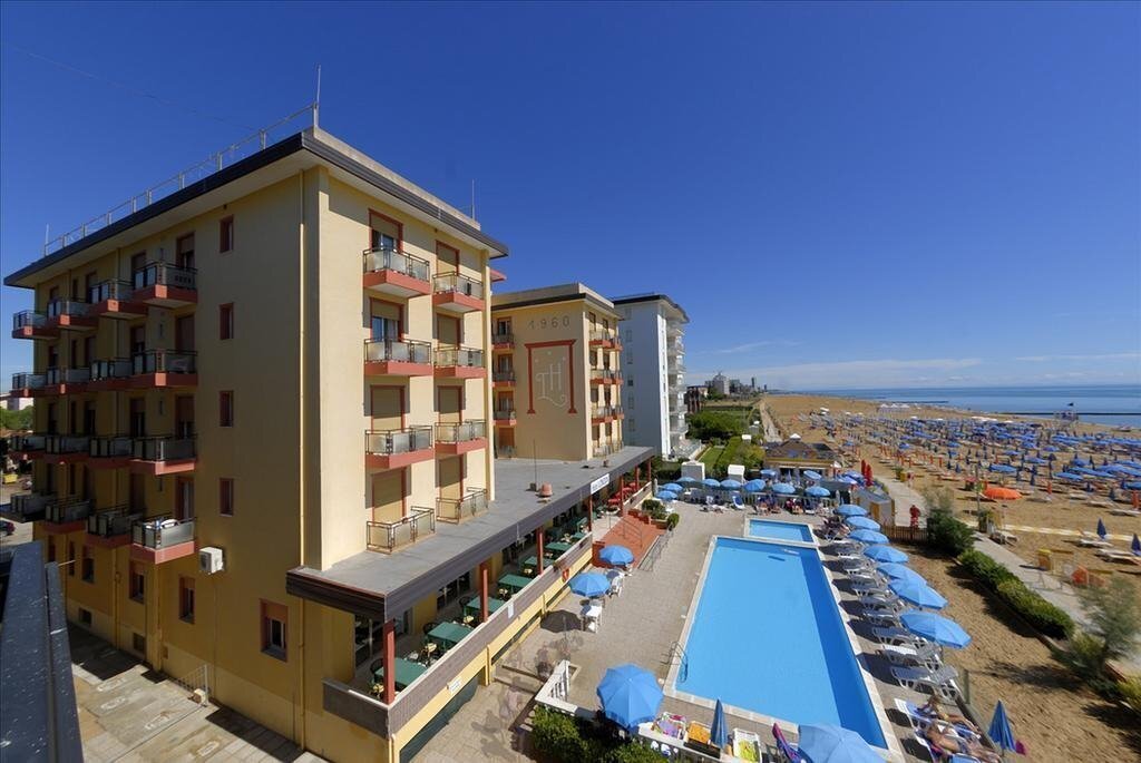 Отель London 3*