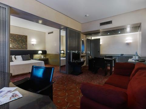 Отель NH Ambasciatori 4*