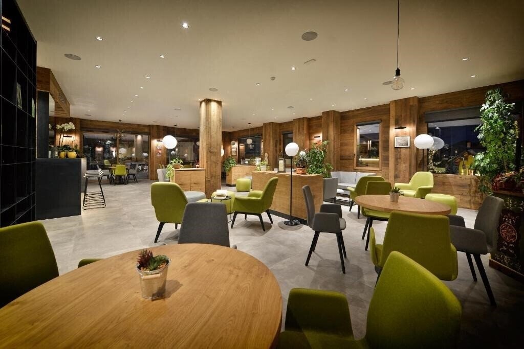 Фотография Bernina 2*