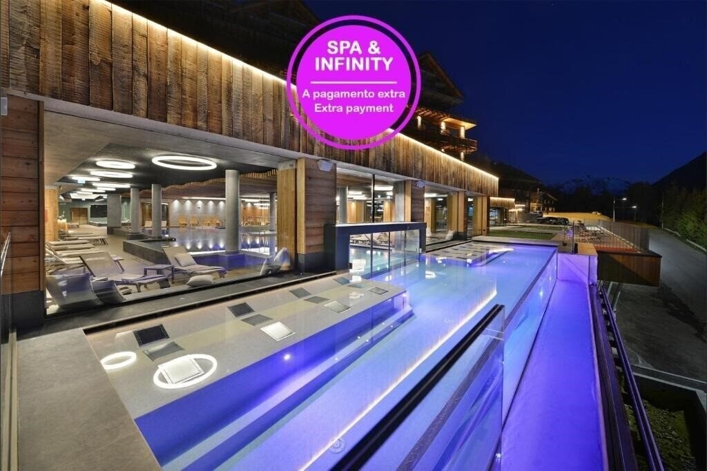 Отель Alpen Village Hotel 3*