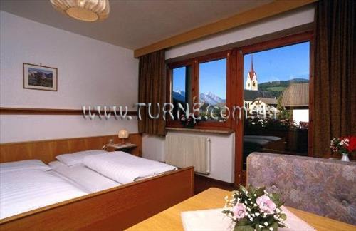 Отель Rainegg 3*