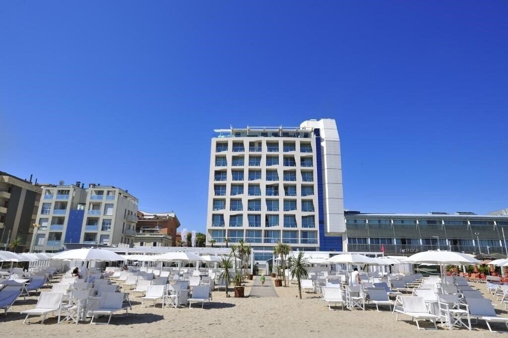 Отель Excelsior Hotel (Pesaro) 5*