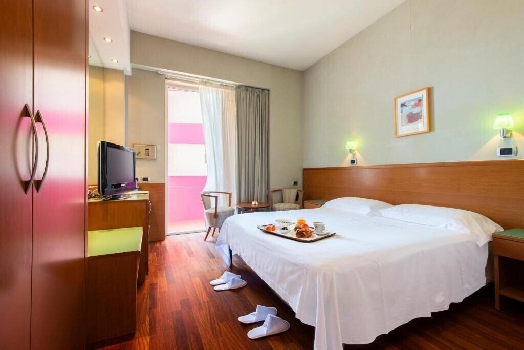 Отель Senbhotel Senigallia 4*