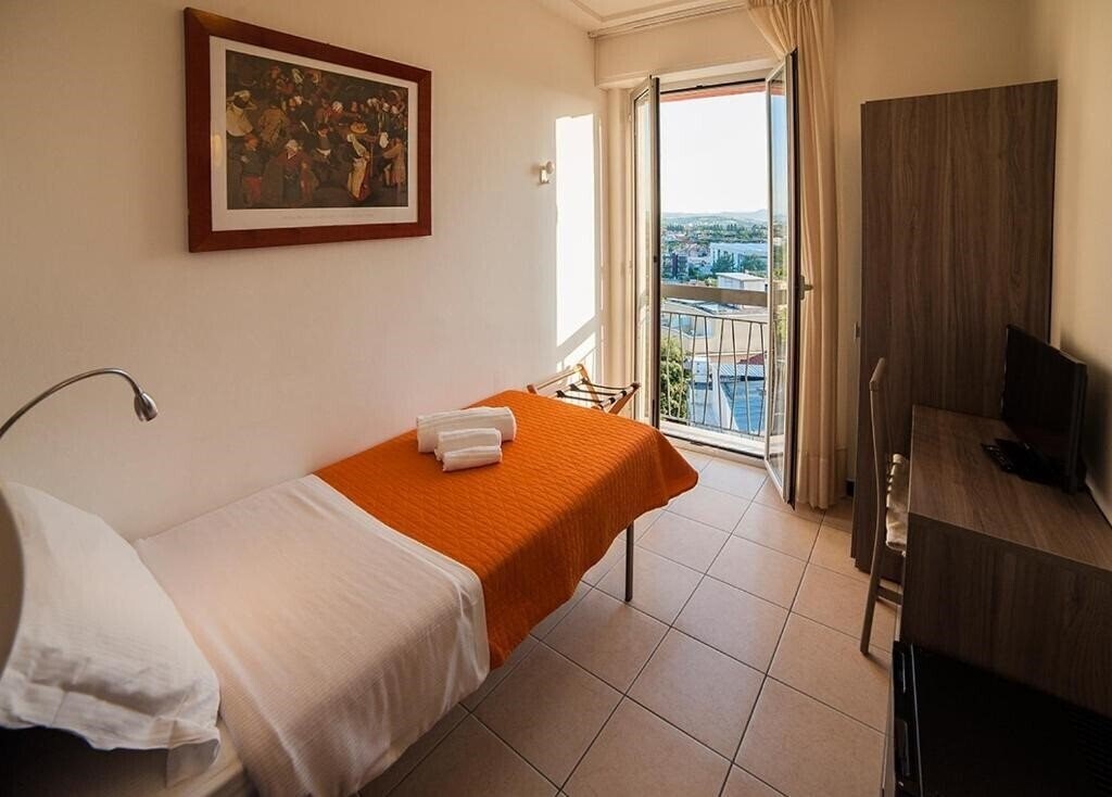 Картинка Madison Hotel (Gabicce Mare) 3*