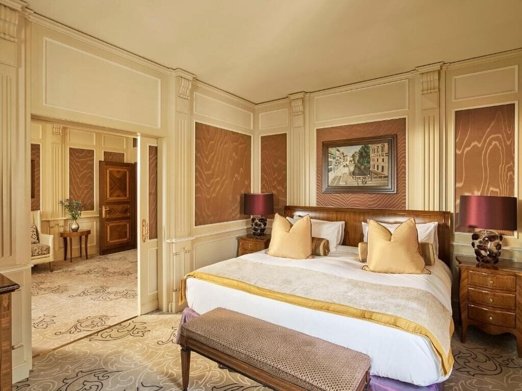 Отель Principe Di Savoia 5*