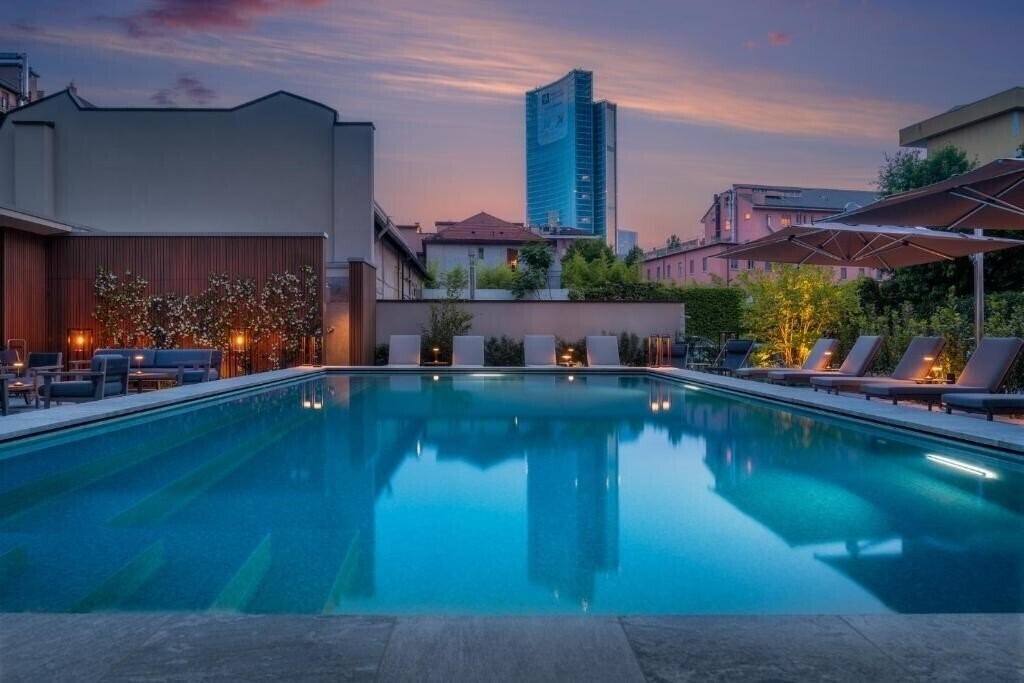 Отель Crowne Plaza Milan City 4*
