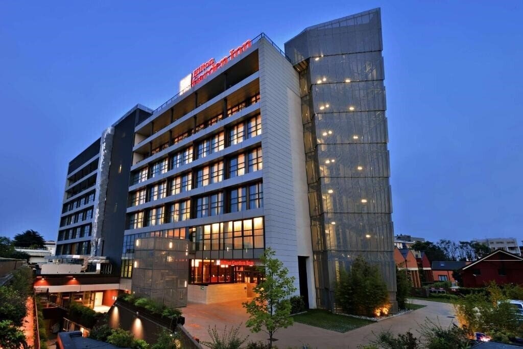 Отель Hilton Garden Inn 4*
