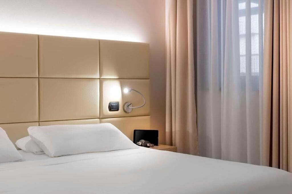 Отель Best Western Cavalieri Della Corona 4*