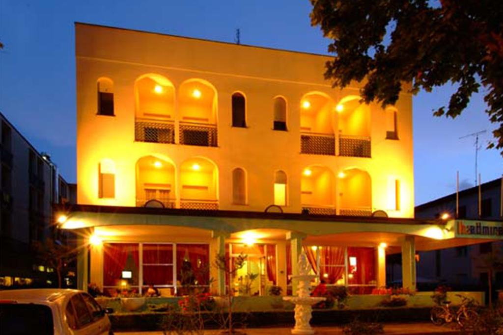 Отель Admiral 3*