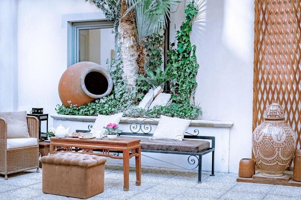 Отель Town House 33 4*