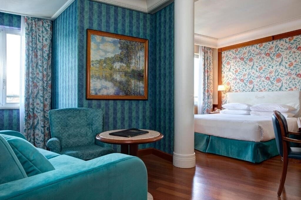 Фото Capitol Hotel 4*