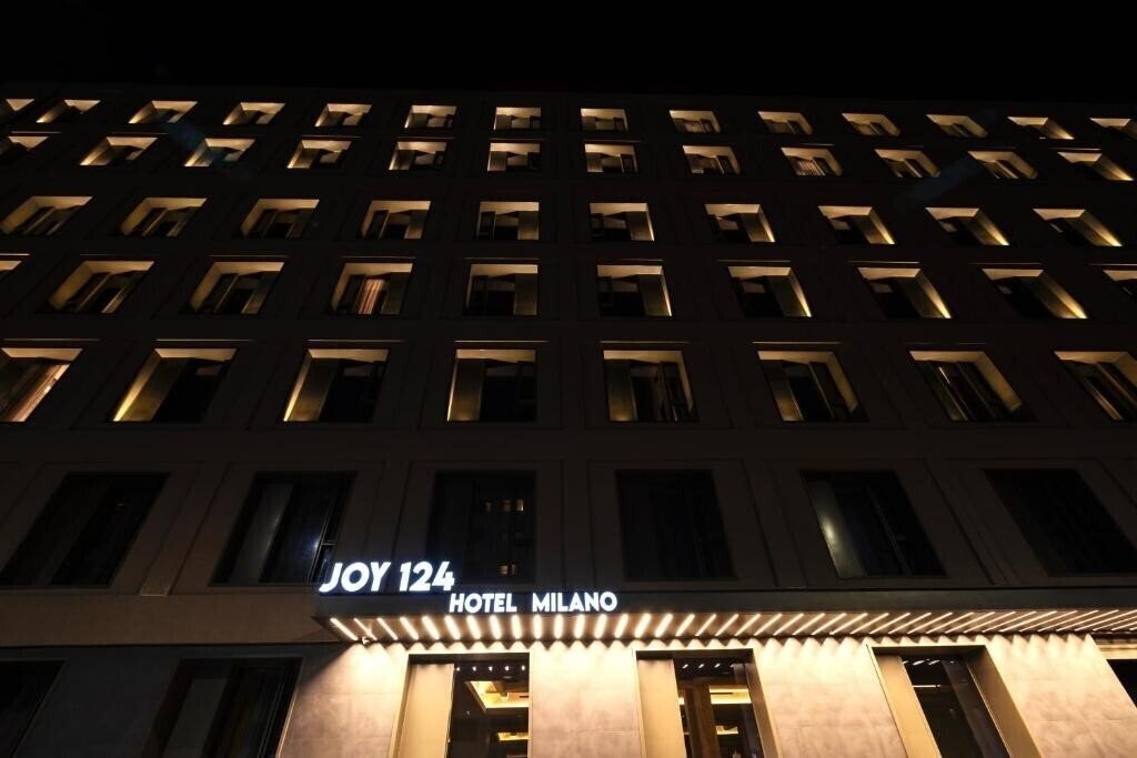 Отель Joy 124 Hotel Milano 4*