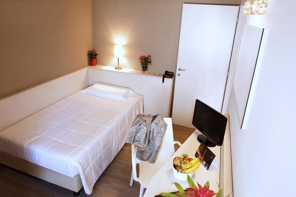 Картинка Meninni 3*