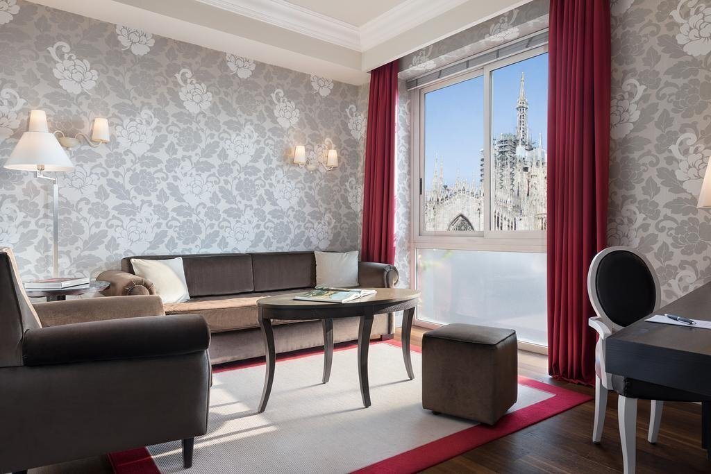 Отель Hotel De La Ville 4*