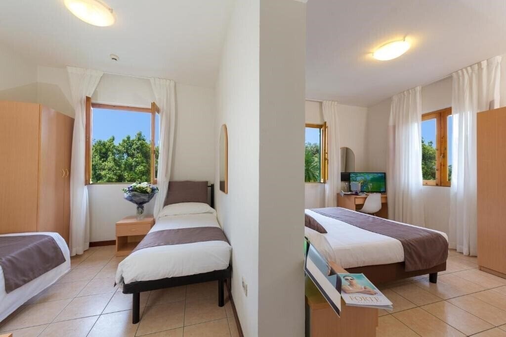 Отель La Pace 3*