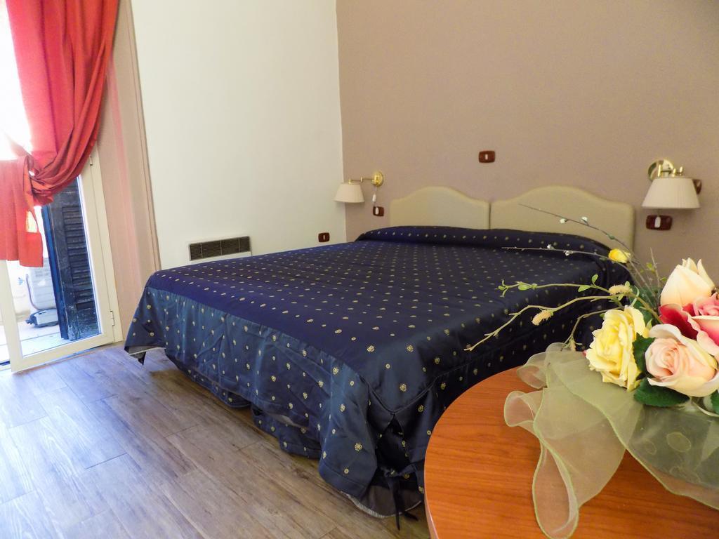 Отель Hotel Le Orchidee 2*