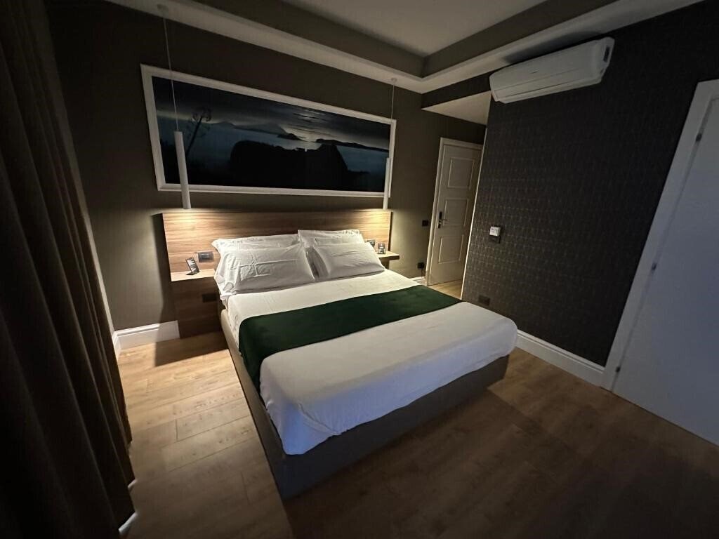 Изображение 7th Floor Suite 3*