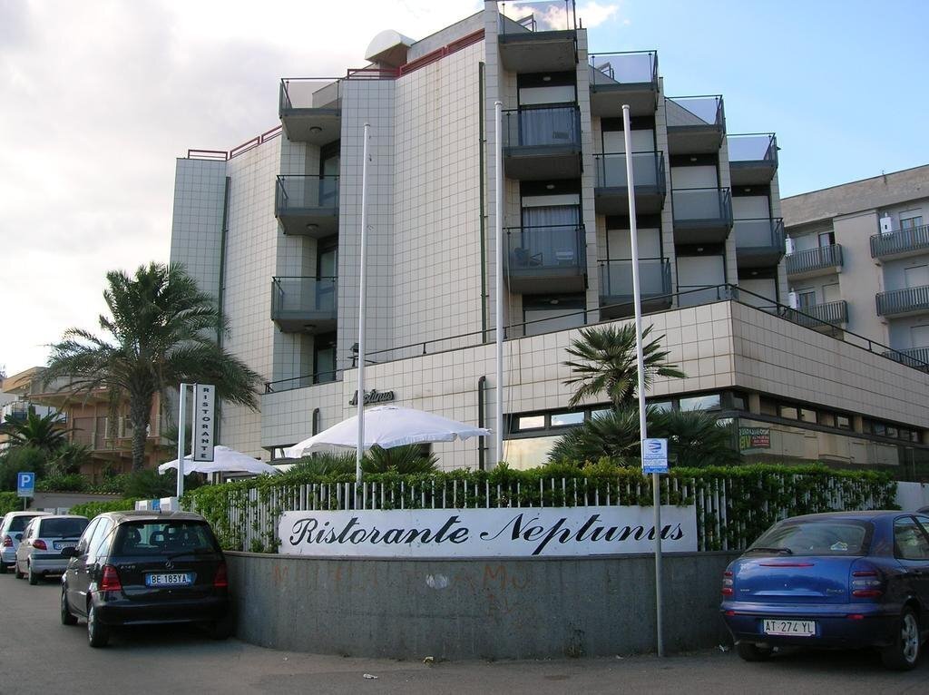 Отель Neptunus 3*