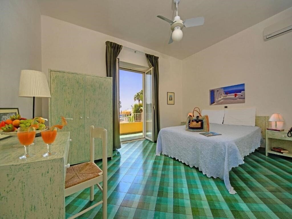 Отель La Luna 3*