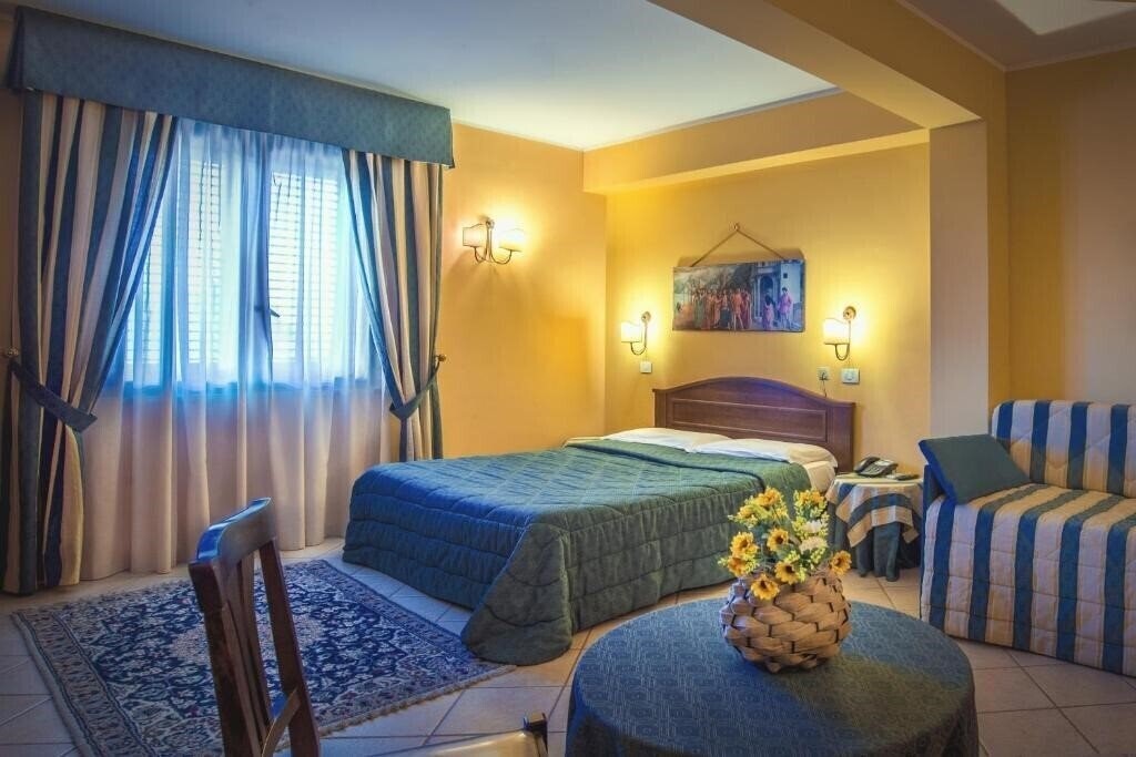 Фото Greta Rooms Hotel 3*