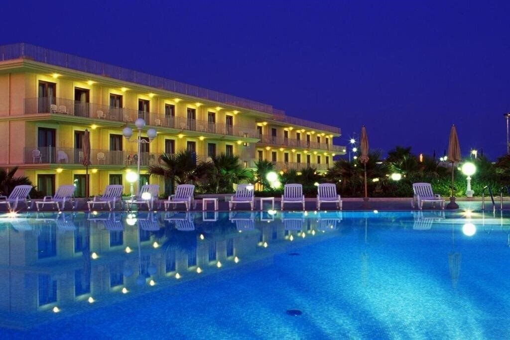 Отель Dioscuri Bay Palace Hotel 4*