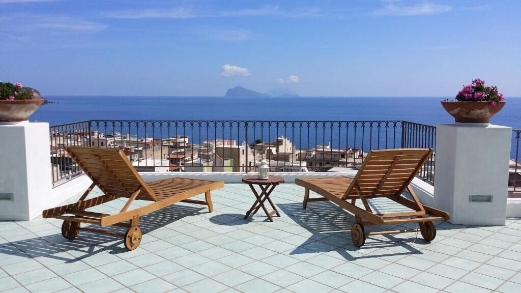 Отель La Zagara Hotel 4*