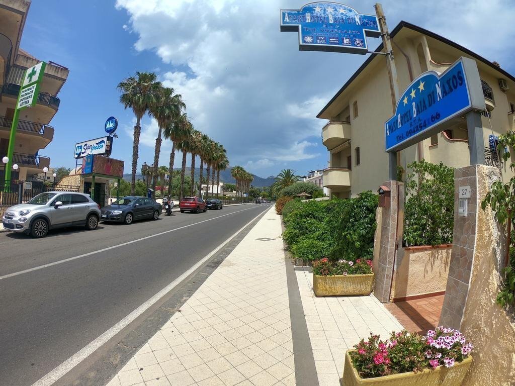Фотография Baia Di Naxos Aparthotel 3*