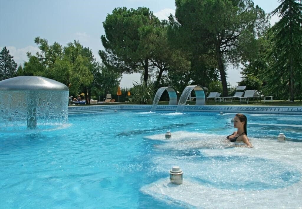 Отель Neroniane Terme 4*